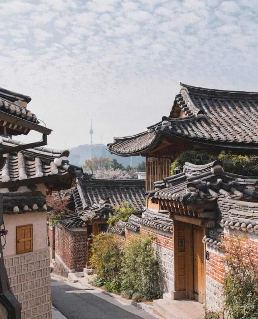 Places to Visit in Seoul: Insadong and the Bukchon Hanok Village