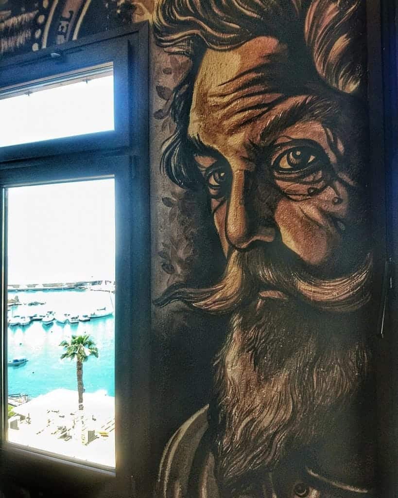 Street art in Piraeus, Greece