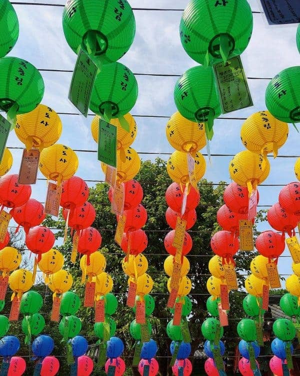 Beautiful lanterns sway in the wind at Tongdosa temple