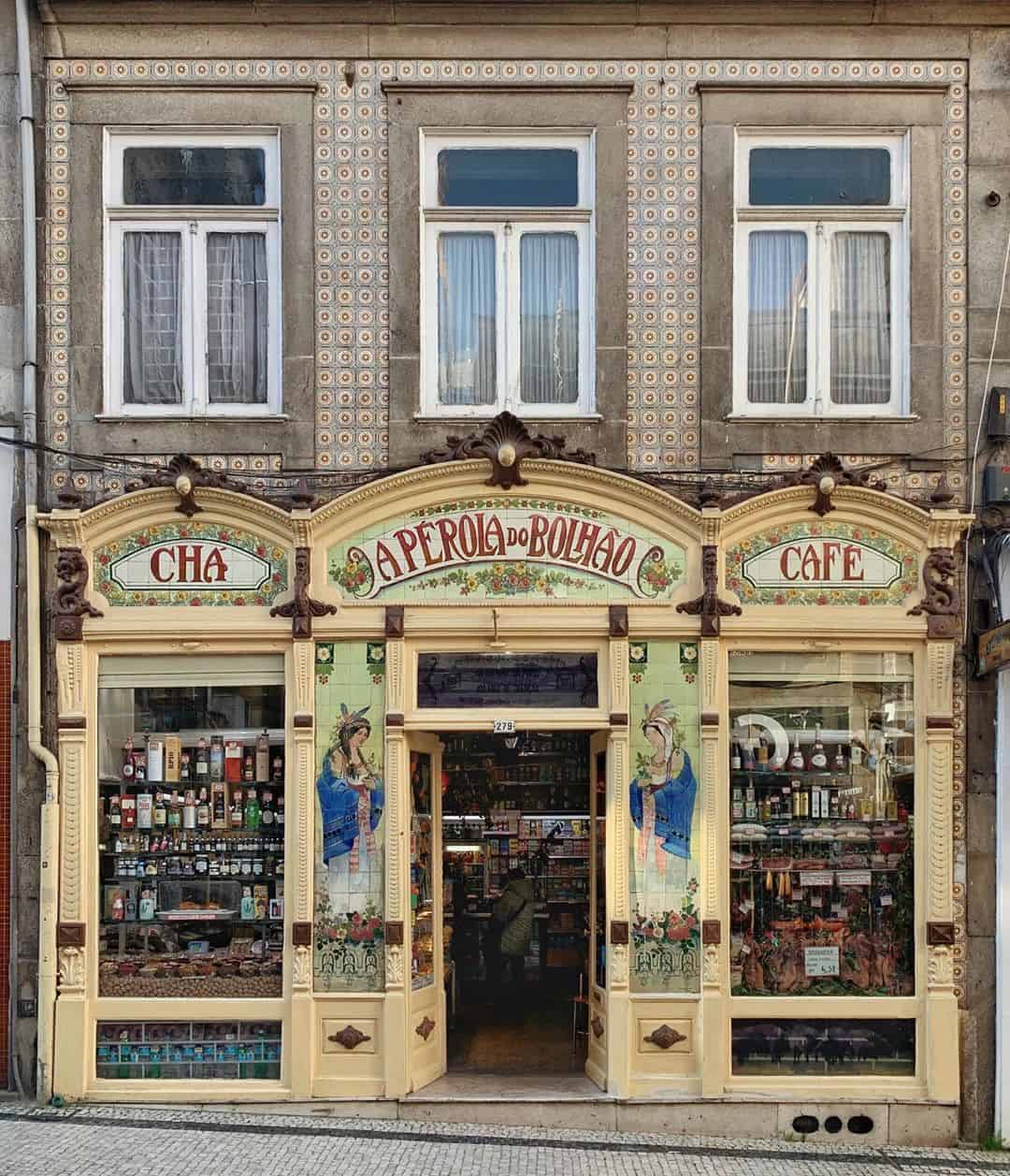 Stores in Porto have beautiful facades