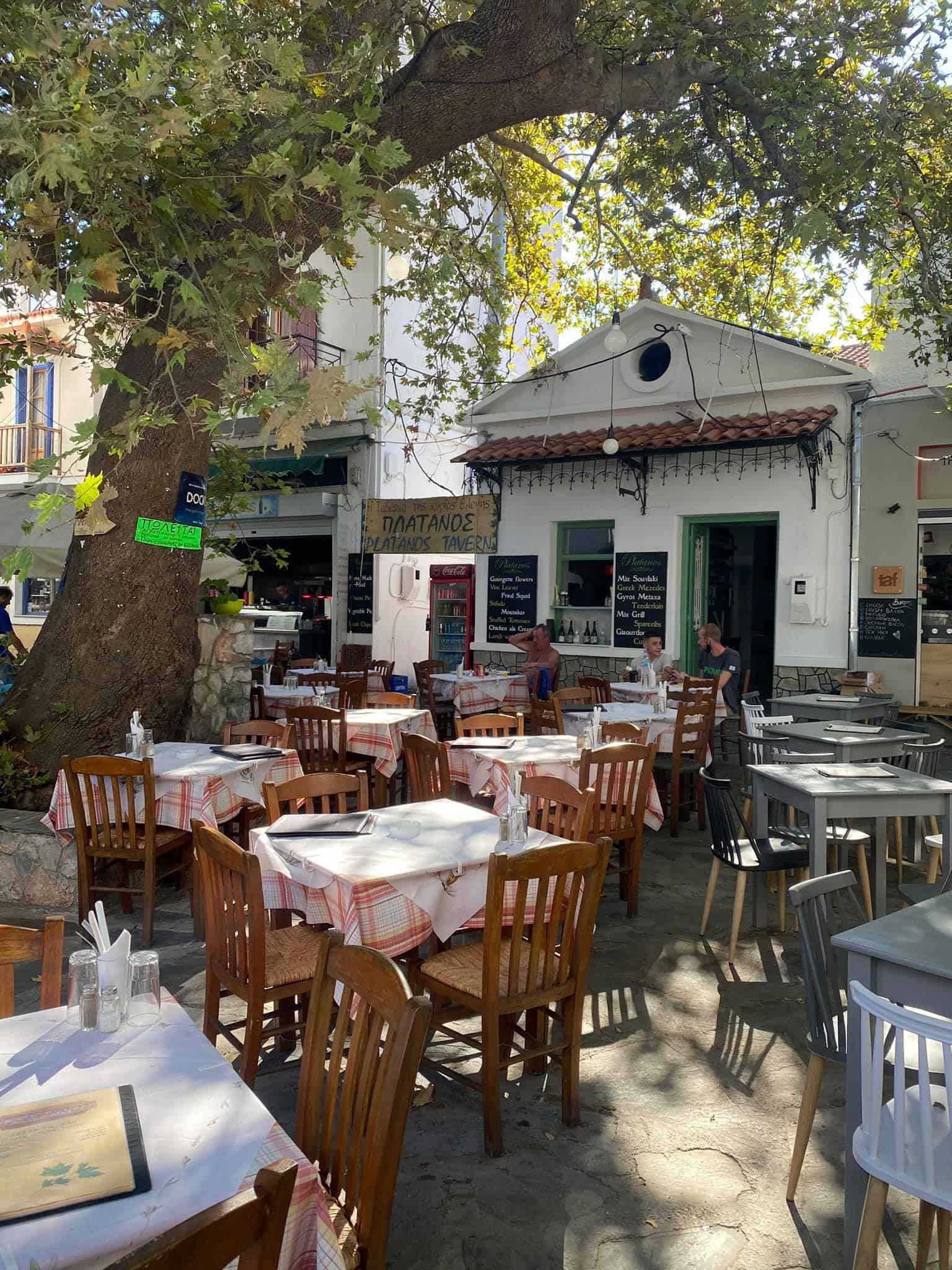 Platanos Taverna, Skopelos town