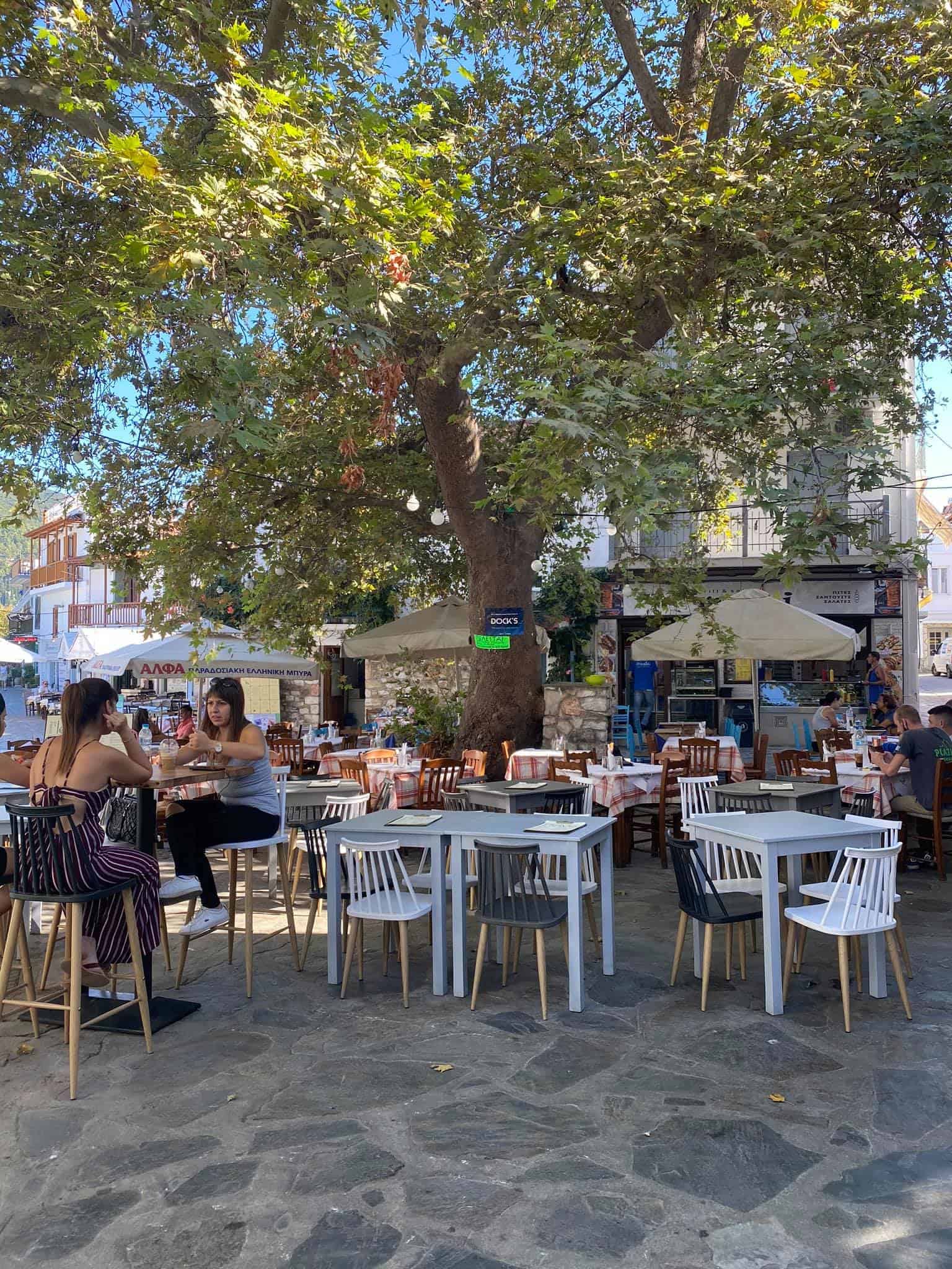 Platanos taverna, Skopelos town