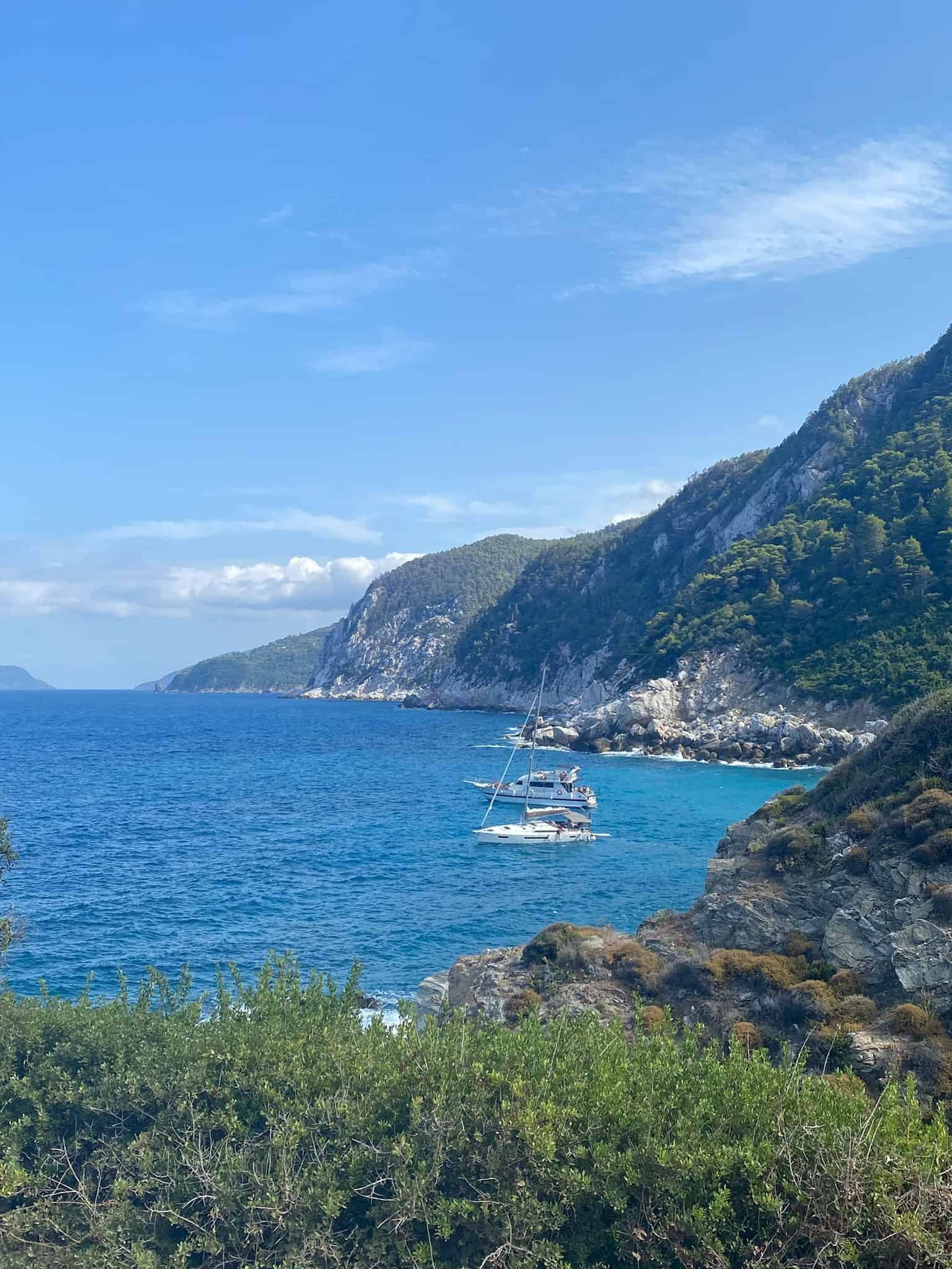 Small beach besides Agios Ioannis Kastri