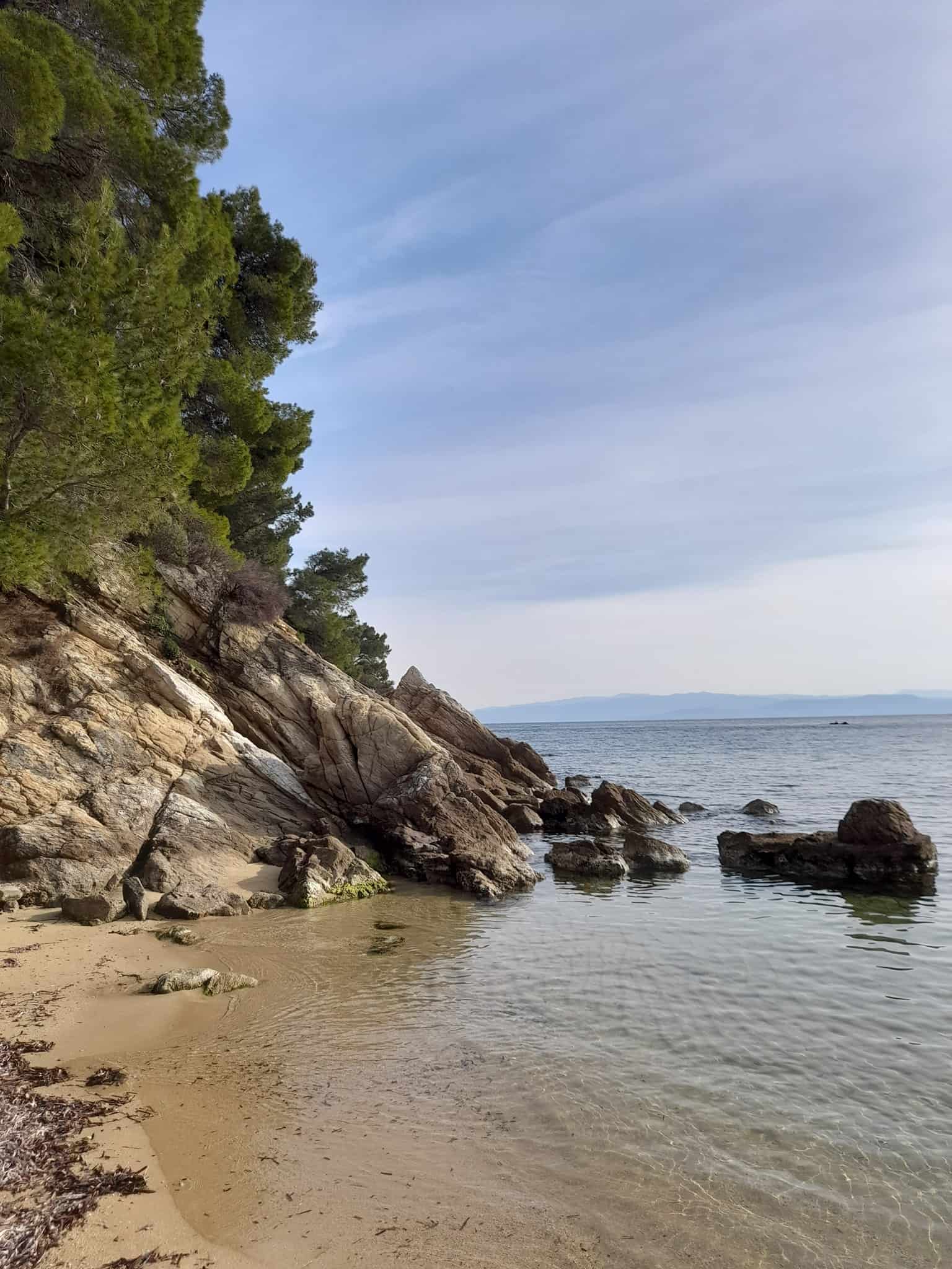 Skiathos beaches: Vromolimnos beach