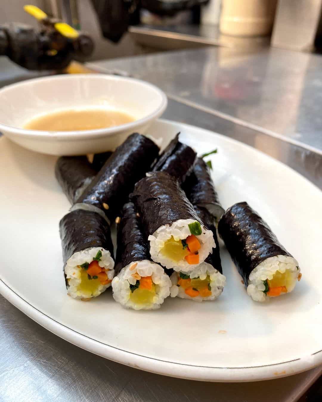 Things to try at Gwangjang market Seoul: Mayak kimbap