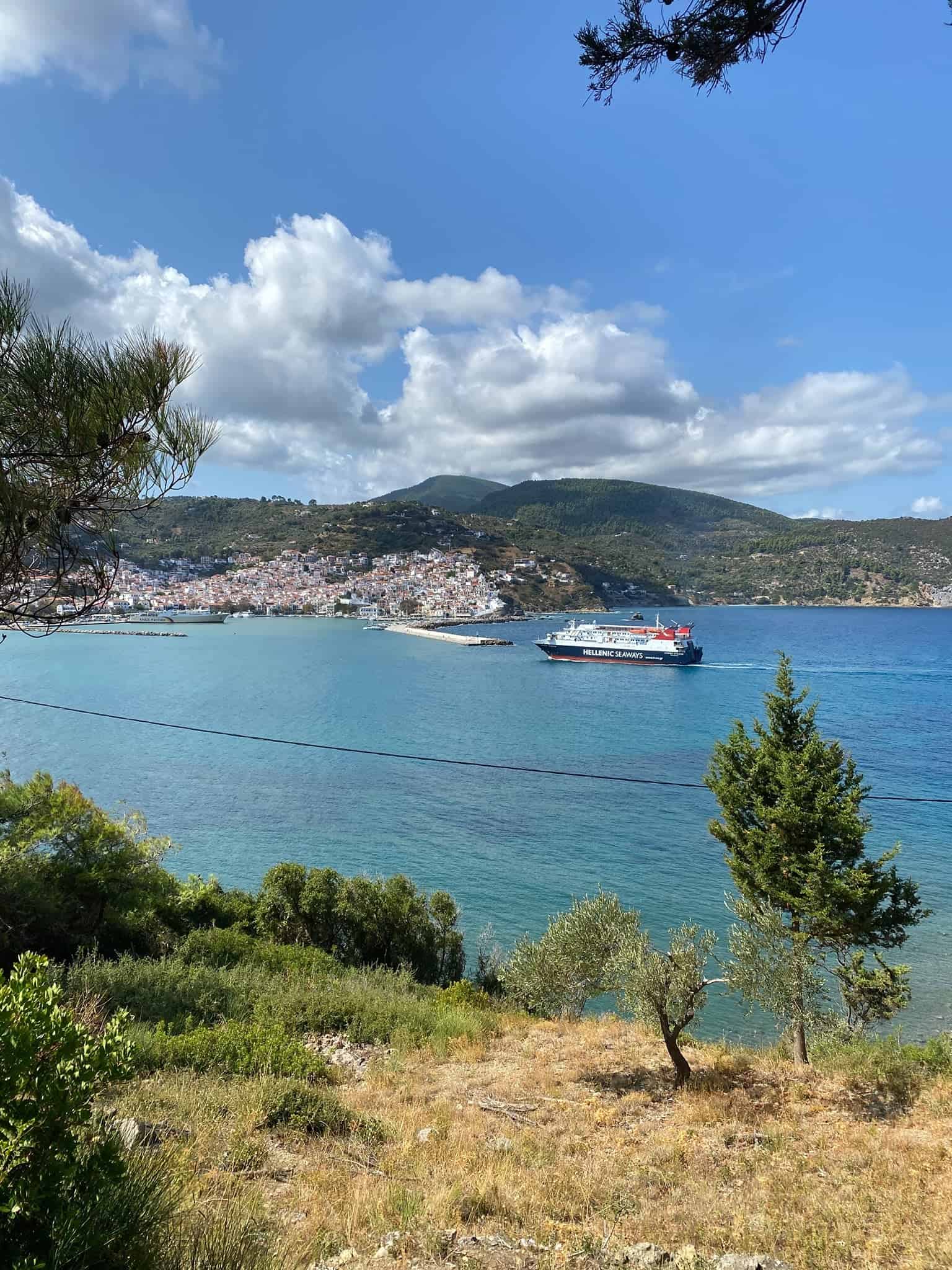 Renting a car in Skopelos