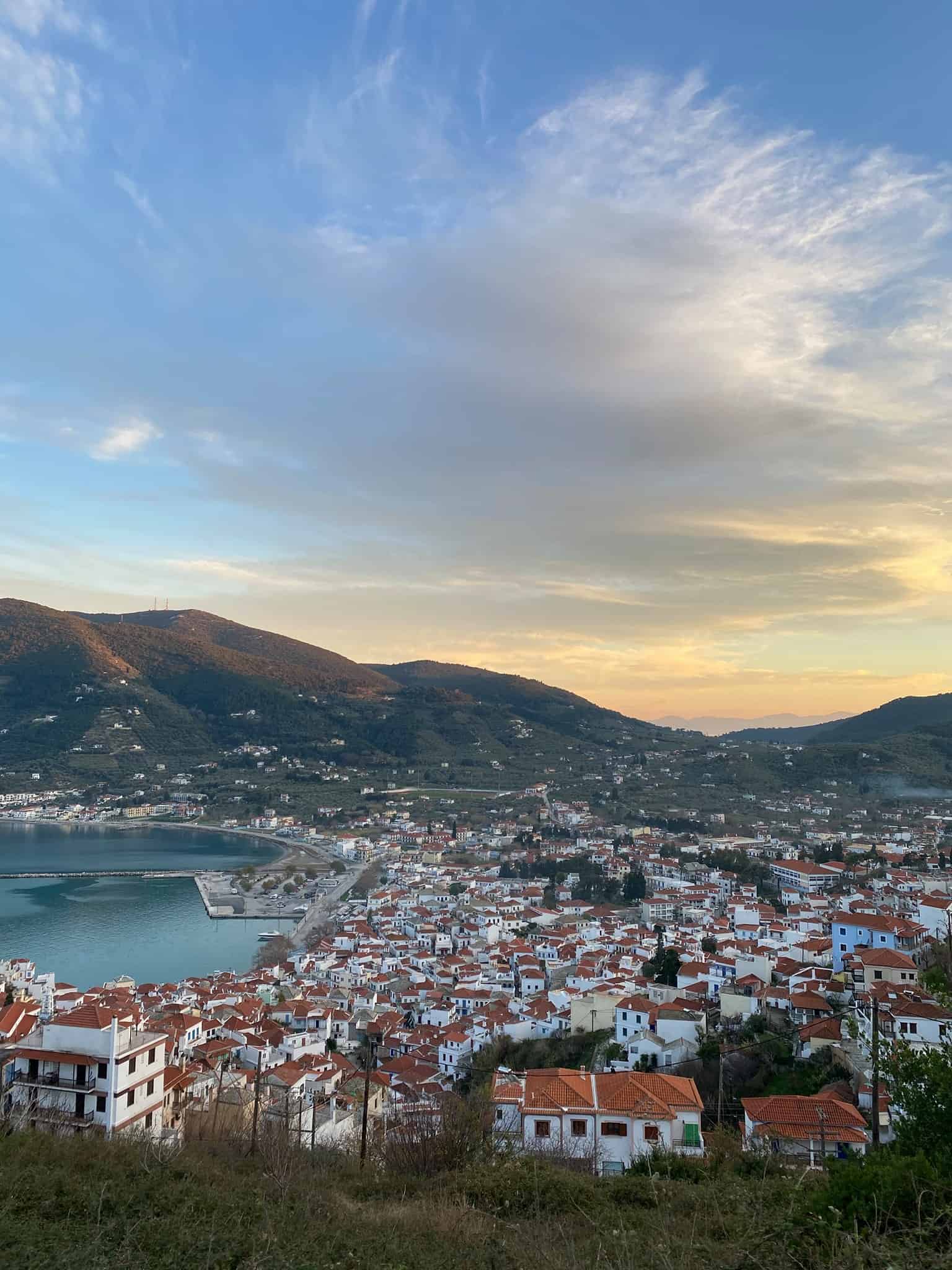 Renting a car in Skopelos