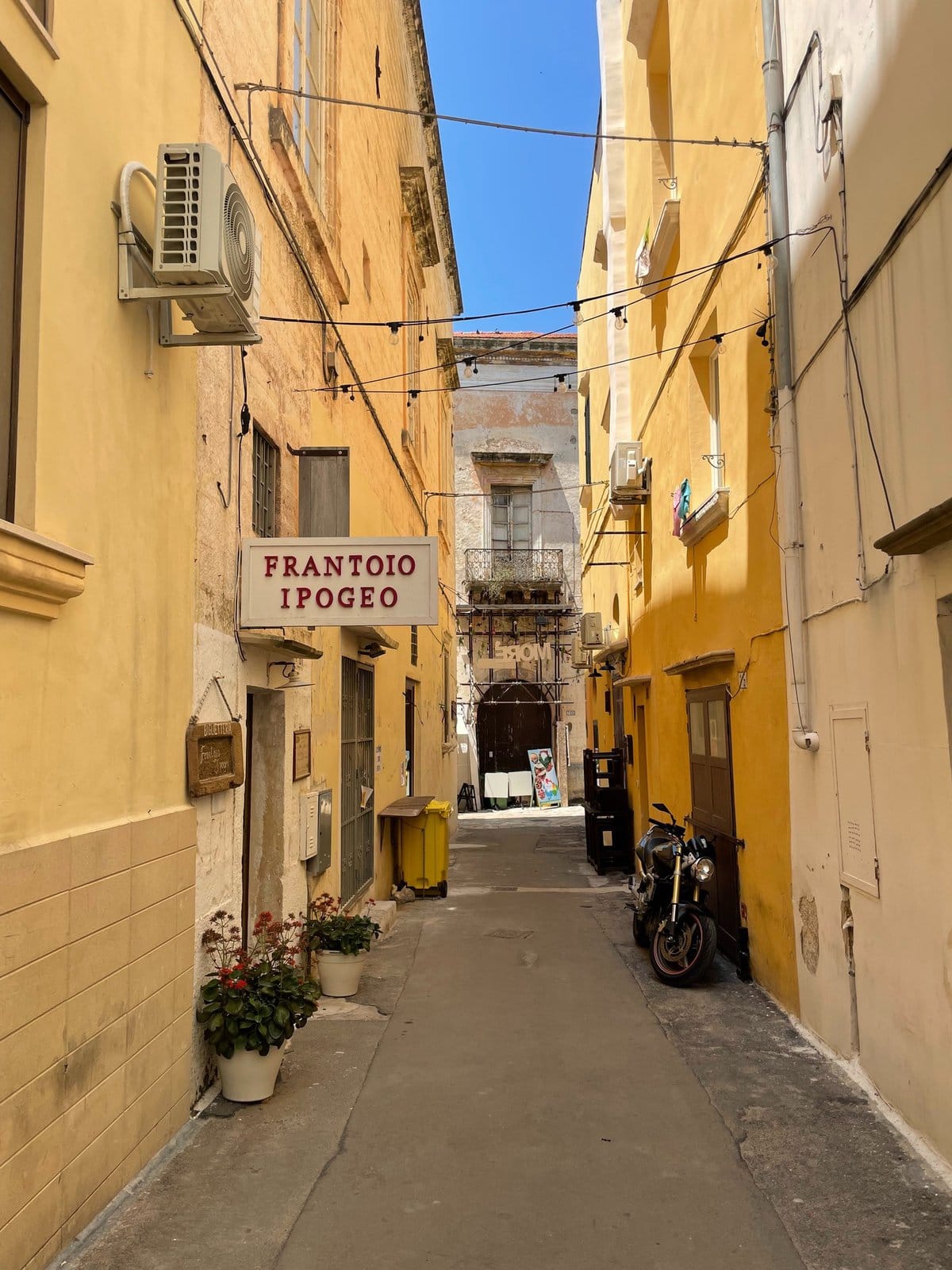 Sicilian Proverbs, Sayings, and Expressions
