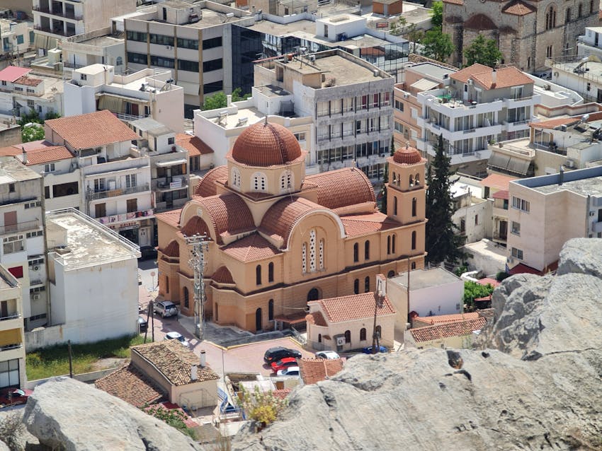 It’s important to observe etiquette in different areas in Salamina, such as religious areas