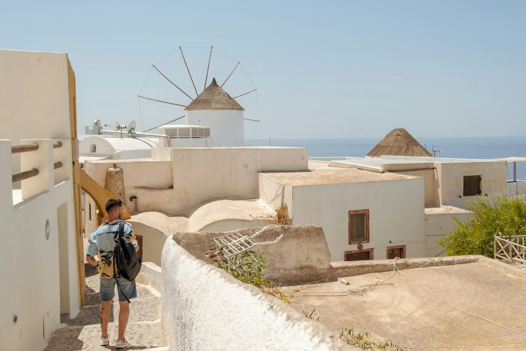 Greece attire: Men can wear breezy and comfortable clothes