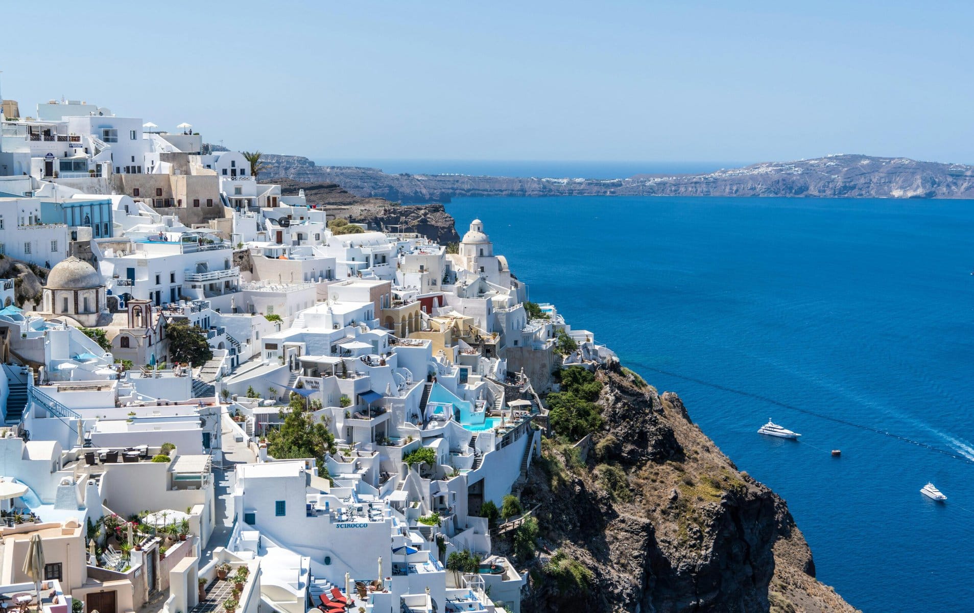 Tourists can take inspiration from Greek colours for their wardrobe